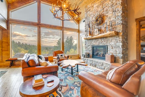 Luxe Florissant Home w/ Pikes Peak Views! House in Colorado