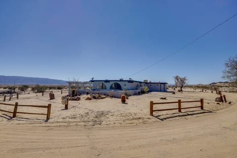 9 Mi to Joshua Tree NP: Home w/ Views! House in Twentynine Palms