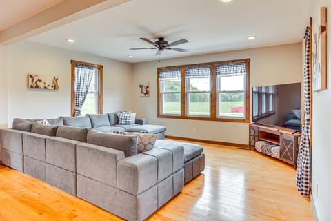 Wooded Escape w/ Pond & Grill in Pleasant City! House in Ohio