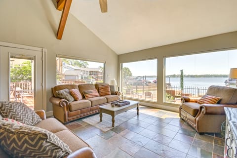 Lake Conroe Home: Boat Slip & Deck! House in Lake Conroe