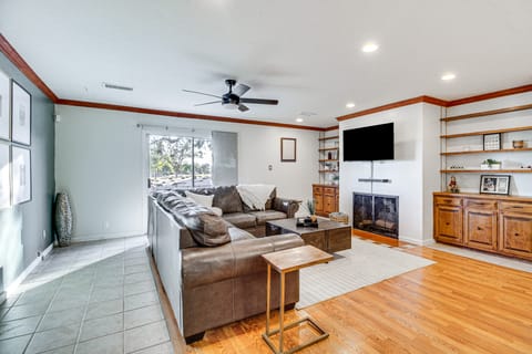 Walk to Paradise Hills Golf Course: Condo w/ Patio Apartment in Rio Rancho