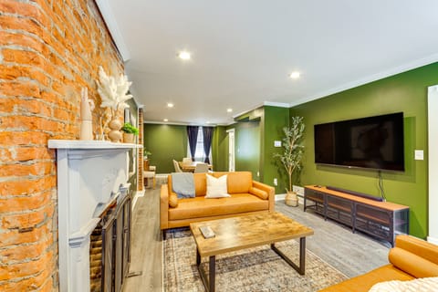 1 Mi to Dtwn: Walkable Gem in Pittsburgh Apartment in Pittsburgh