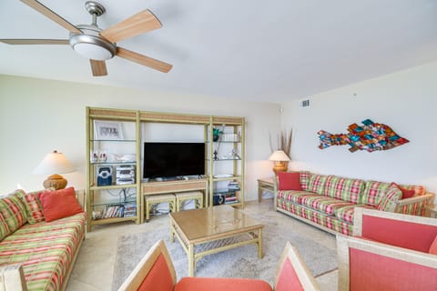 Steps to Beach: Oceanfront Condo in Perdido Key! Apartment in Ono Island