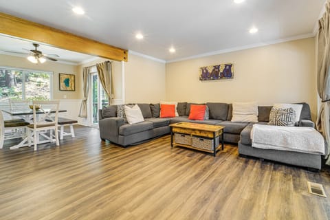 6 Mi to Donner Tahoe Skiing: Cozy Truckee Gem! House in Truckee