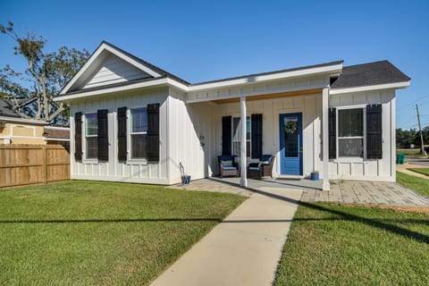 Steps to Beach: Modern Gulfport Getaway! House in Gulfport