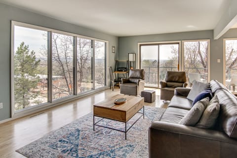 5 Mi to Area Attractions: Home w/ Indoor Hot Tub House in Colorado Springs