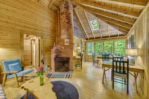 Rustic Cabin w/ Squam Lake Access & Fireplace! House in Squam Lake