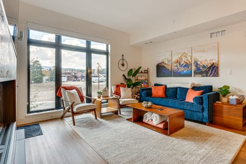 Mountain-View Condo in Downtown Winter Park! Apartment in Fraser