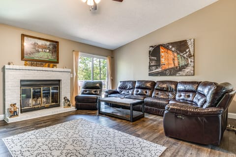 Indianapolis Area Gem: Hike, Bike & Golf! Apartment in Indiana