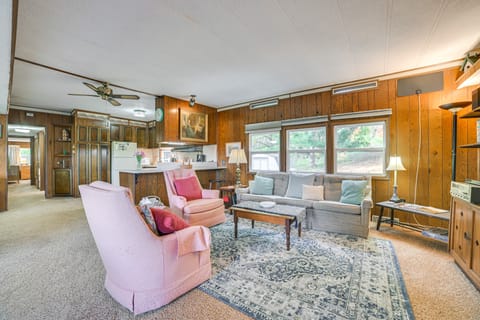 3 Mi to Lake Michigan: Pet-Friendly Home! House in Bear Creek