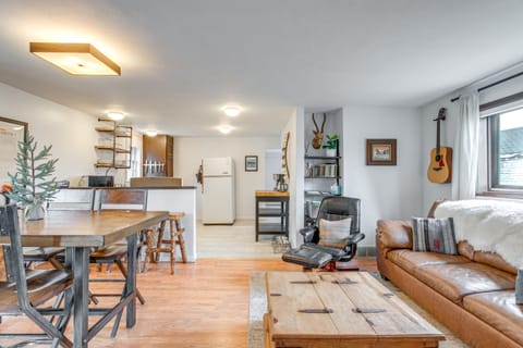 Hike, Ski & More: Walkable Downtown Granby Home House in Granby