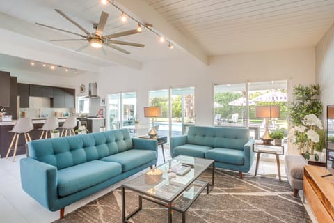 Home w/ Pool 1 Mi to Downtown Palm Springs! House in Palm Springs