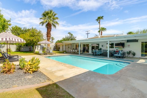 Home w/ Pool 1 Mi to Downtown Palm Springs! House in Palm Springs