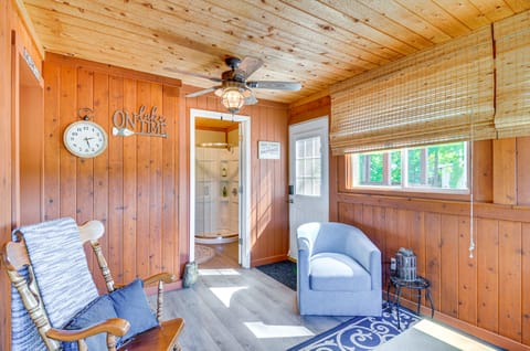 4 Mi to Cumberland River: Cabin w/ Deck & Fire Pit House in Burnside