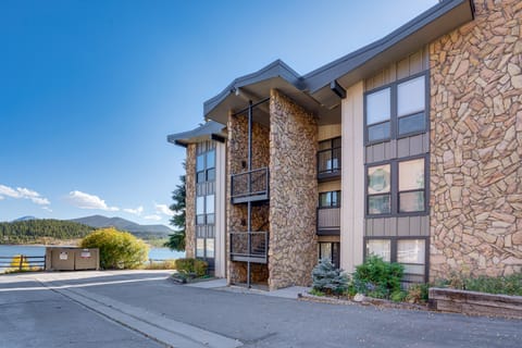 Walk to Lake Dillon: Unit w/ Balcony & Pool Access Apartment in Dillon