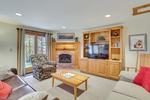 Ski-In/Ski-Out Condo at Jay Peak Resort! Apartment in Jay