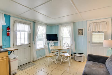 Ocean City Retreat Near Theme Parks, Walk to Beach Apartment in Ocean City