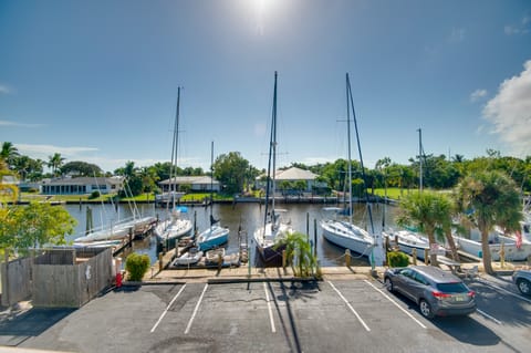 3 Mi to Ocean: Riverfront Unit in Vero Beach! Apartment in Vero Beach