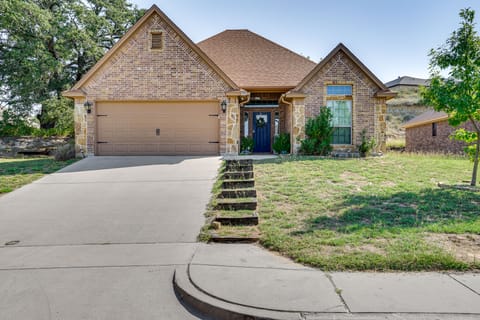 Charming Home w/ Chiminea in Weatherford! House in Weatherford