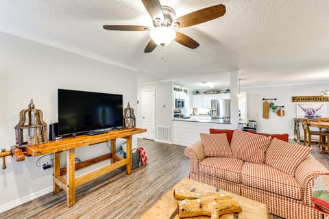 Near Lake Dardanelle: Updated Home w/ Large Yard! House in Arkansas