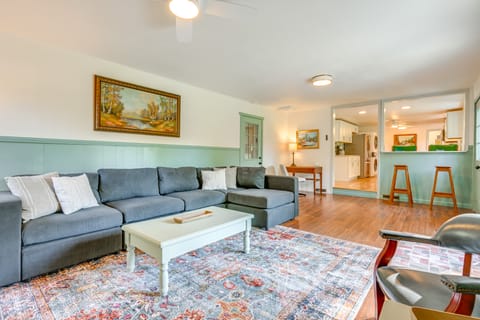 Sand Lake Retreat: Canal Access & Large Yard! House in Ohio