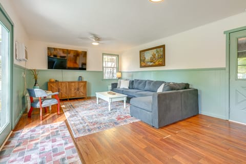 Sand Lake Retreat: Canal Access & Large Yard! House in Ohio