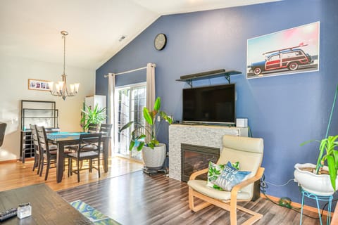 WFH-Friendly Hub w/ Fenced Patio in Portland! House in Parkrose