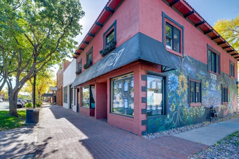 1 Mi to Red Rock Canyon: Old Downtown Loft Apartment in Old Colorado City