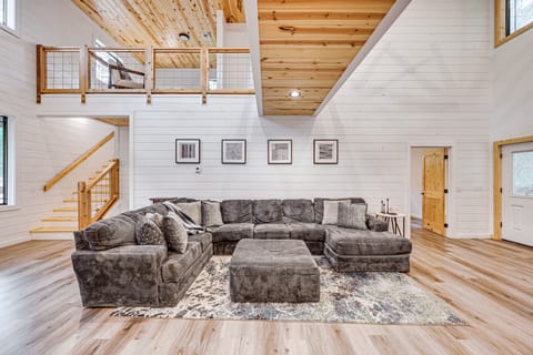 6 Mi to Broken Bow Lake: Home w/ Game Room! House in Oklahoma