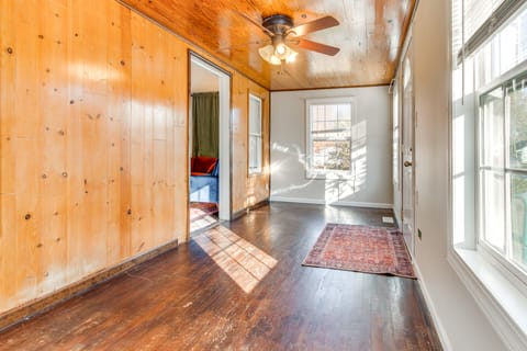 Hike, Boat & Fish: Dog-Friendly Robinson Home House in Indiana