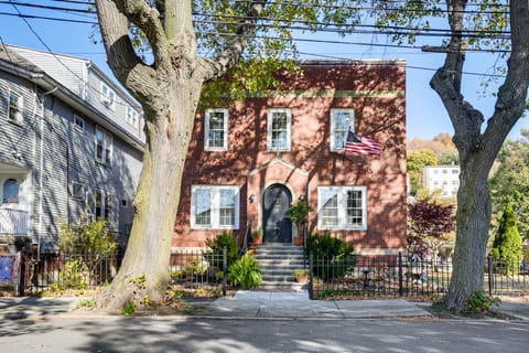 Walk to Constitution Beach: Mid-Century Boston Gem Apartment in Winthrop