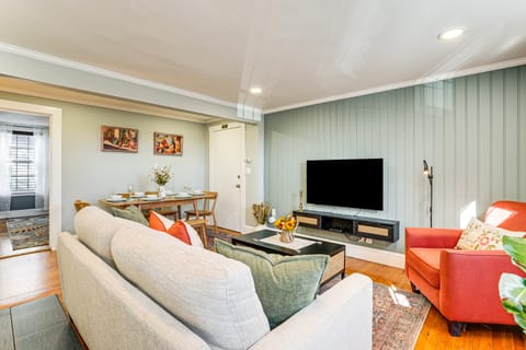 Walk to Constitution Beach: Mid-Century Boston Gem Apartment in Winthrop