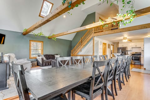 Home w/ Hot Tub, Pickleball & Disc Golf House in Ohio