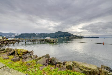 Walk to Marina: Tillamook Bay Apt w/ Water Views! Apartment in Garibaldi