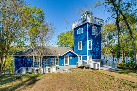 Lake Hamilton Escape w/ Dock & Waterfront Views! House in Piney