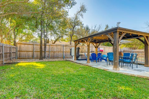 WFH-Friendly Austin Getaway w/ Backyard Oasis! House in Austin