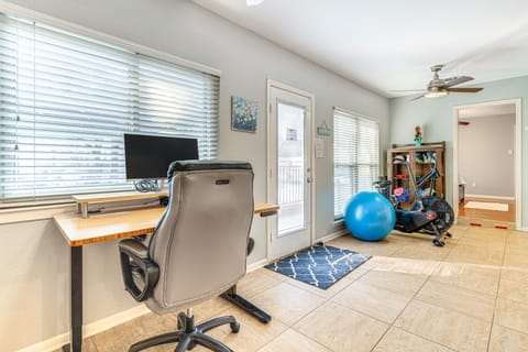 WFH-Friendly Austin Getaway w/ Backyard Oasis! House in Austin