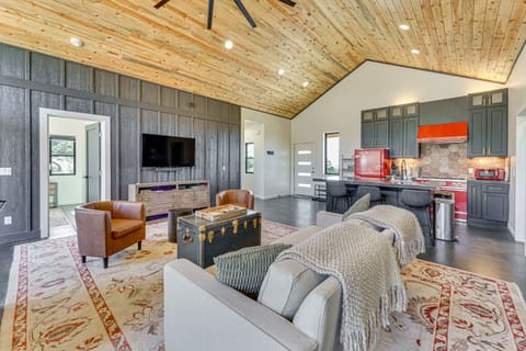 5 Mi to Great Sand Dunes NP: Mountain Retreat! House in Colorado