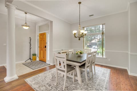 3 Mi to Oglethorpe Mall: Home w/ Fenced Yard! House in Savannah