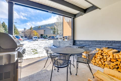 Between Beaver Creek & Vail: Modern Condo w/ View! Apartment in Eagle County