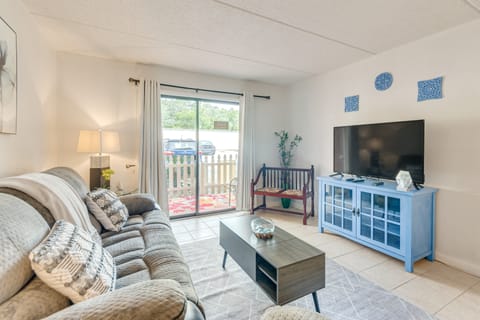 Waterfront Community w/ Perks: Mary Esther Condo Apartment in Mary Esther