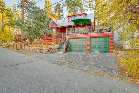 Hot Tub, Grill & Fire Pit: Cabin in Big Bear Lake House in Big Bear