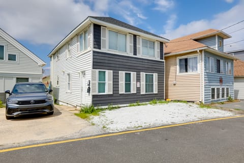 Point Pleasant Escape: Steps to Shore, Boardwalk! Apartment in Point Pleasant Beach