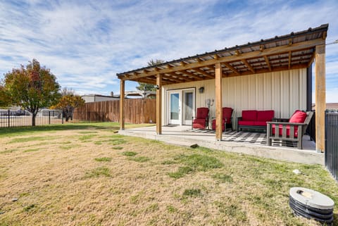 Fenced Yard: Modern Barndominium in Amarillo! House in Amarillo
