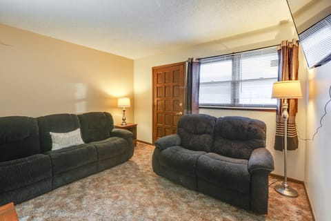 5 Mi to Hutchinson Attractions: Cozy Apt Apartment in Hutchinson