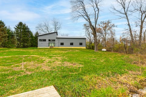 24 Mi to Cincinnati: Newly Built Bethel Home! House in Ohio