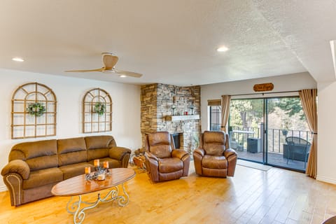 Water Views + Fireplace: Lake Arrowhead Condo Apartment in Lake Arrowhead