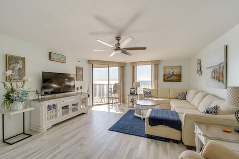 'Seagull’s Nest' Oceanfront Oasis w/ Pool Access! Apartment in Orange Beach