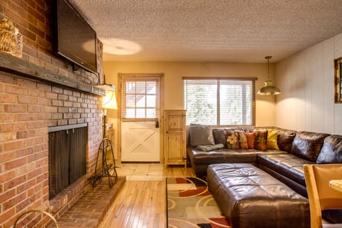 3 Mi to Winter Park: Cozy Stone Arch Resort Condo Apartment in Fraser