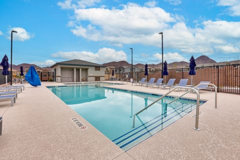 12 Mi to Lake Mead: Serene Henderson Hideaway! Apartment in Henderson